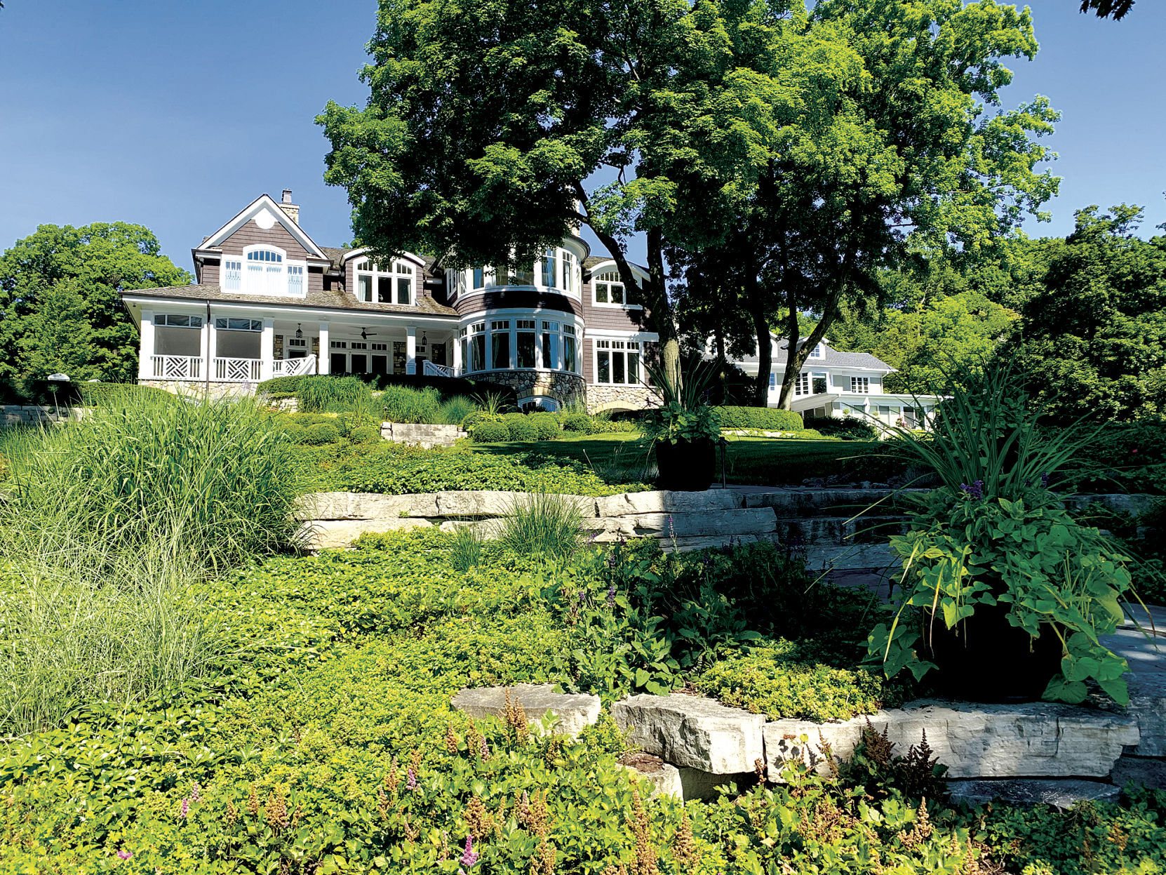 Lakeshore oasis